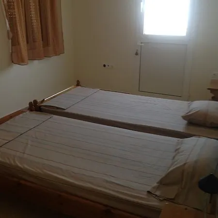 Georgias Apartment Haraki