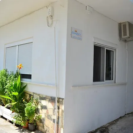 Georgias Apartment Haraki